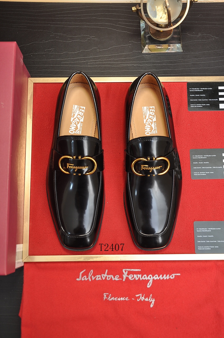 Ferragamo sz38-44 650